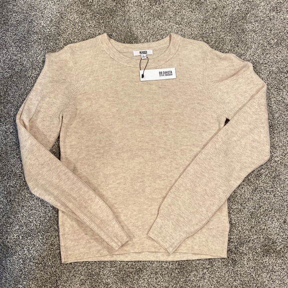 BB Dakota Point Taken Sweater - Picture 1 of 3